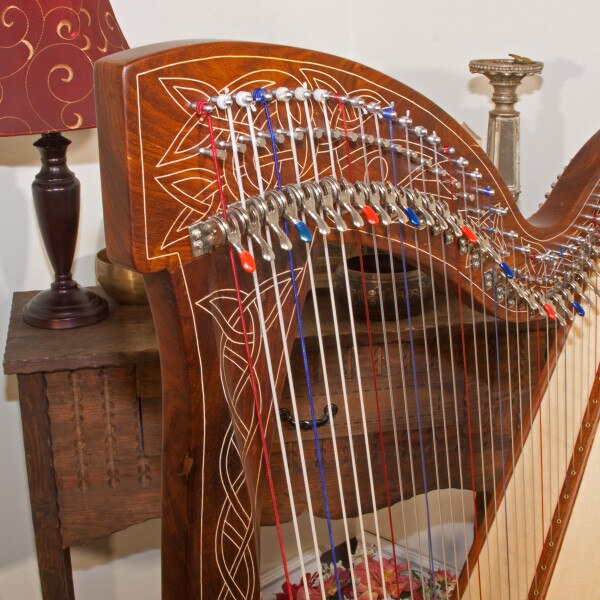 Roosebeck Meghan Harp 36-String Chelby Levers Sheesham Knotwork - www ...